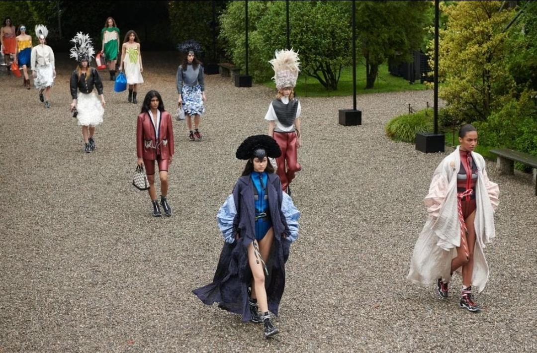 Louis Vuitton conquista el Park Güell: un desfile de ensueño en Barcelona