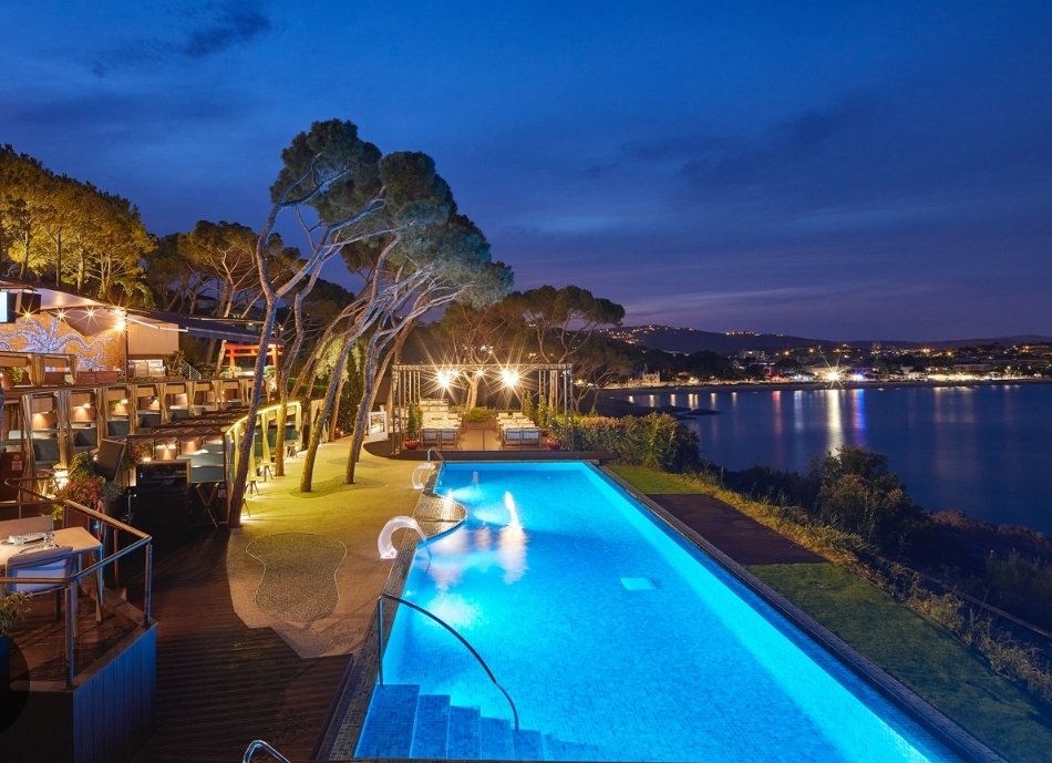 Alàbriga Sea Club celebró la Opening Party de su restaurante en la terraza con un estilo boho inolvidable en la Costa Brava