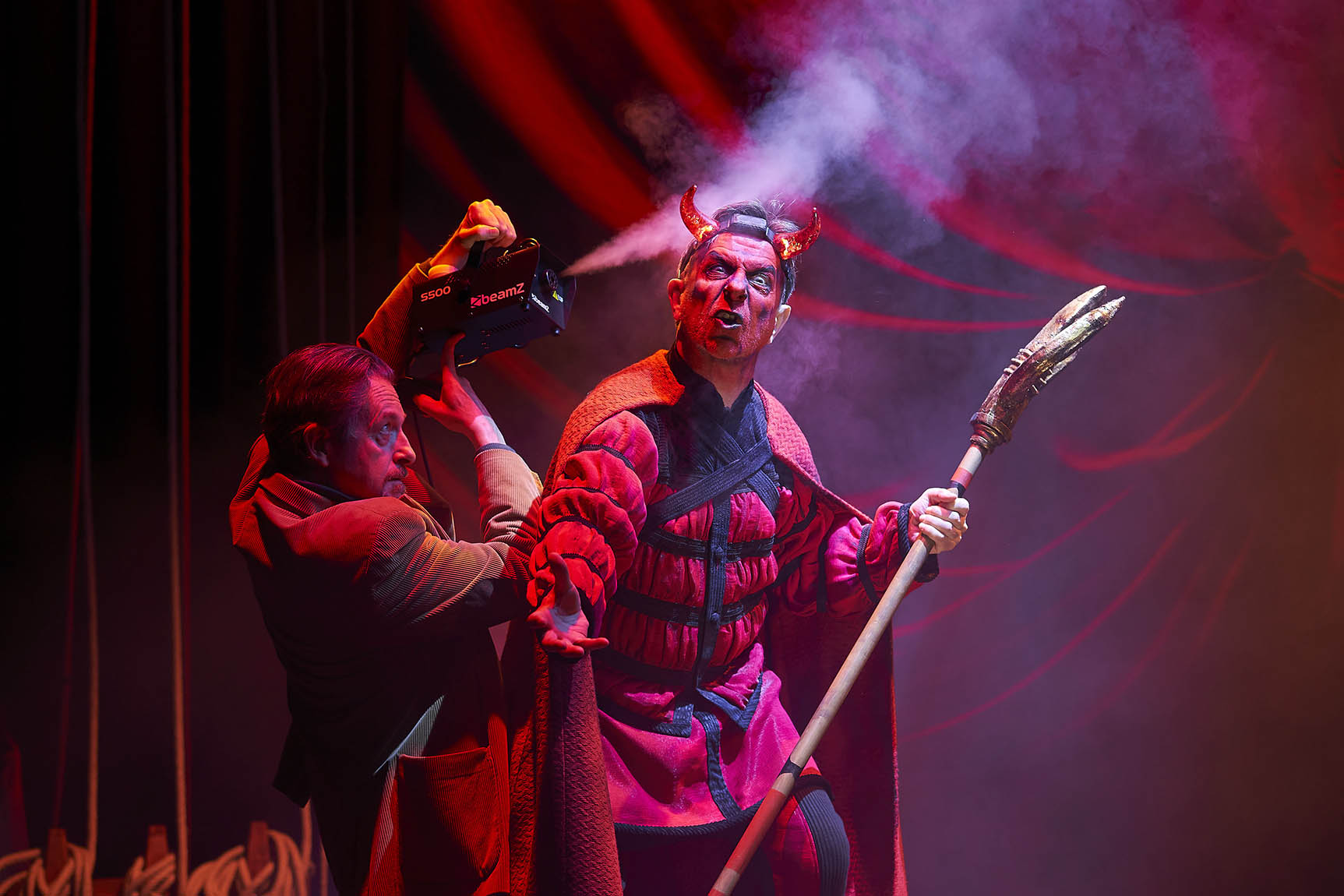 Últimas funciones de la exitosa comedia ELS BONS en el Teatre Poliorama de Barcelona