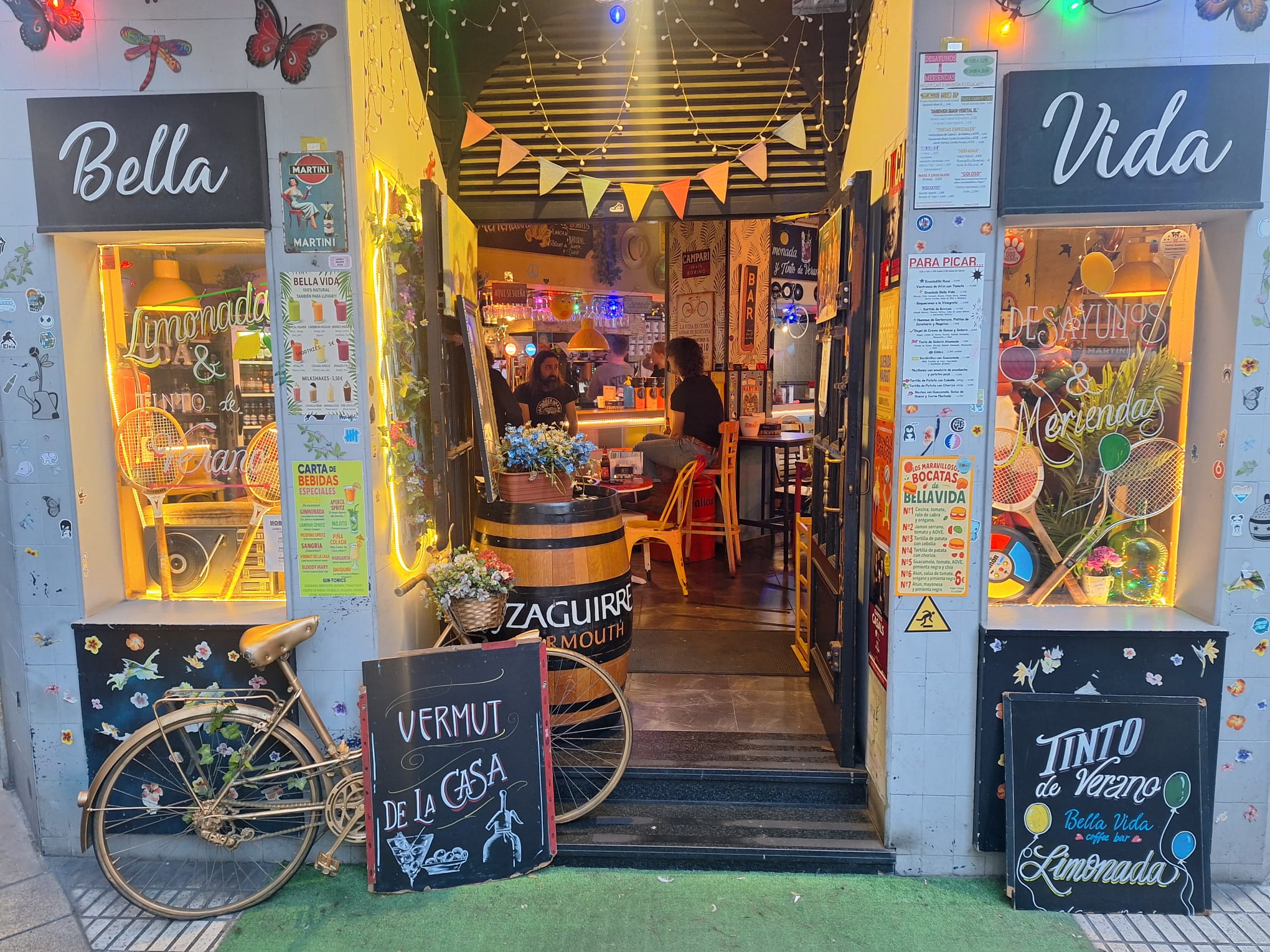 La Bella Vida: el bar donde Gijón sonríe cumple 8 años de exitosa locura