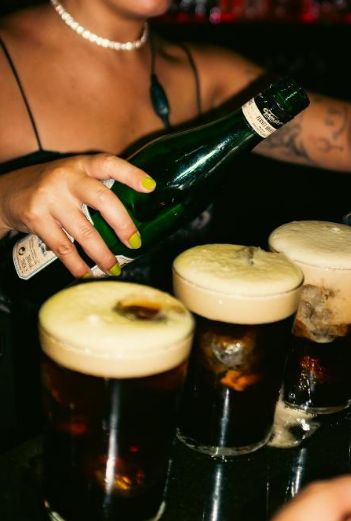 ¡FERNET-BRANCA CUMPLE 180 AÑOS! El Ícono Global Conquista España a Ritmo de Fernandito