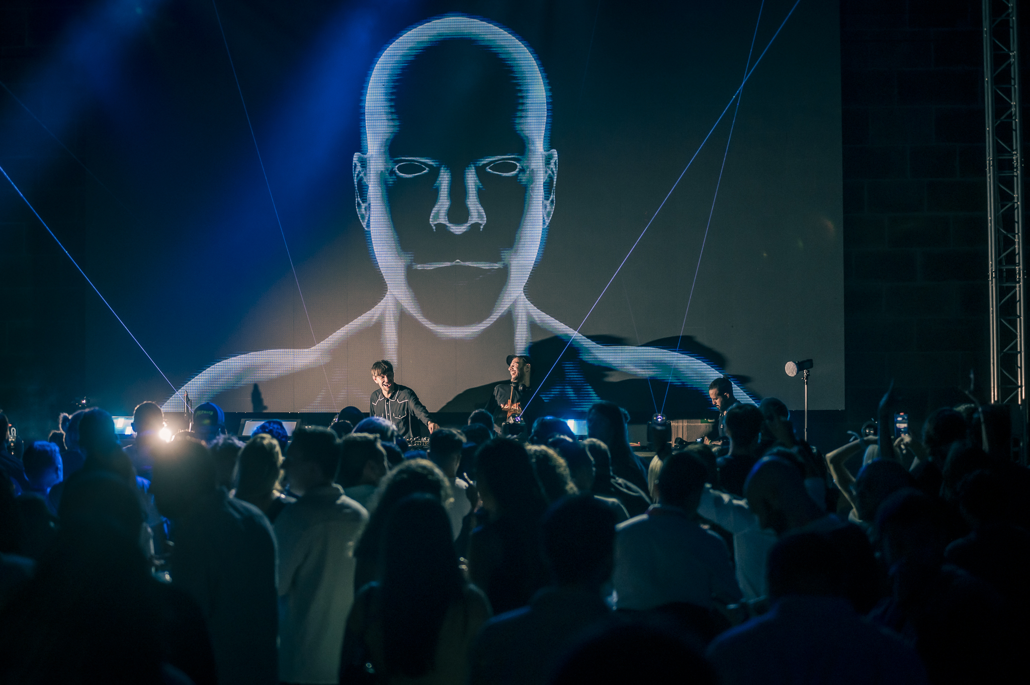 DEXT FORCE Festival 2025: Barcelona se convierte en el epicentro europeo de Web3 y la música electrónica en el Poble Espanyol