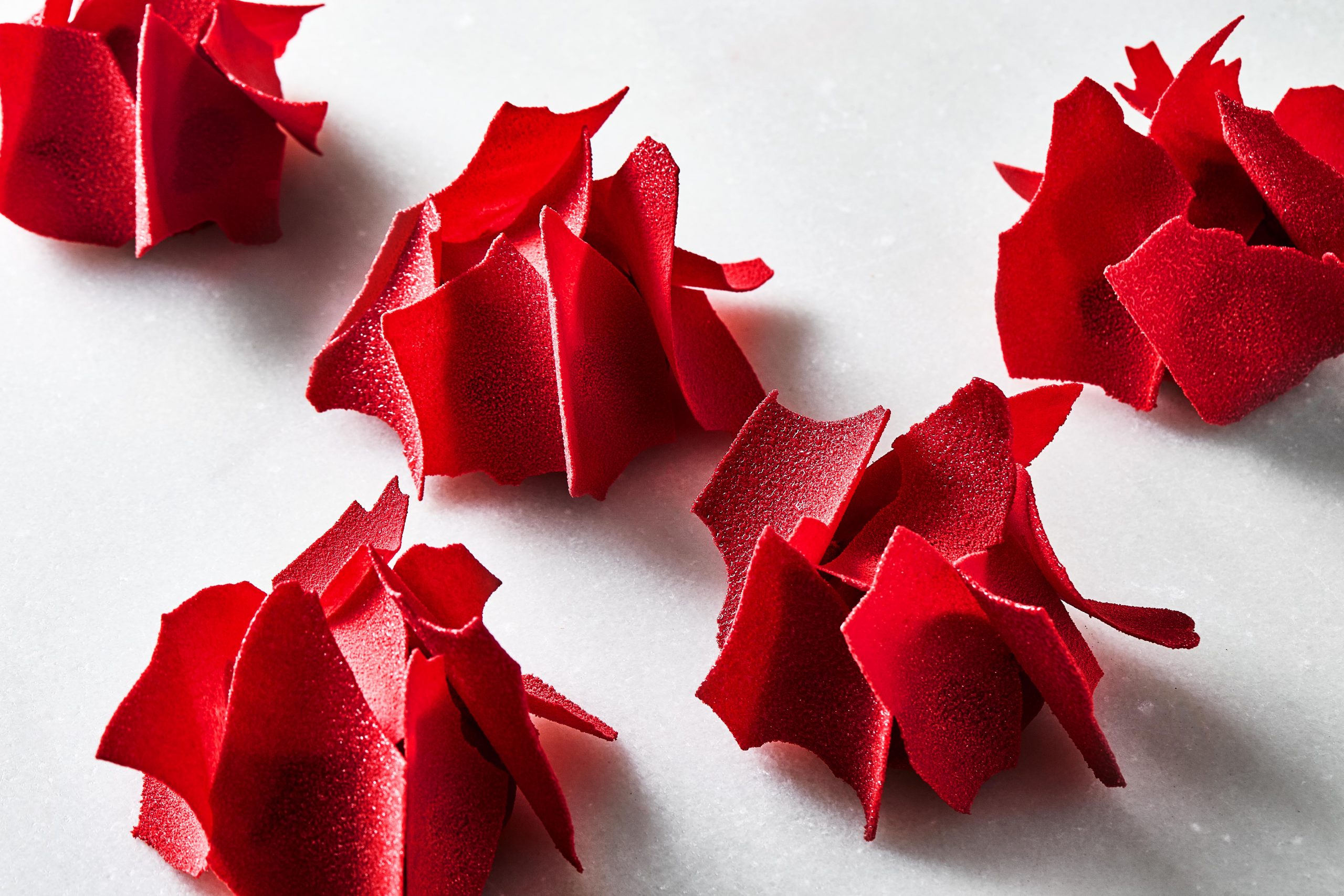 LA PASTELERÍA HOFMANN REINTERPRETA LA ROSA DE SANT JORDI EN CLAVE GASTRONÓMICA