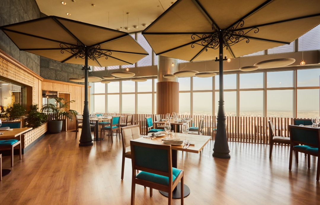 ÉLKAR REVALIDA SU BRILLO EN LA GUÍA REPSOL Y SE CONSOLIDA COMO EL TECHO GASTRONÓMICO DE MADRID