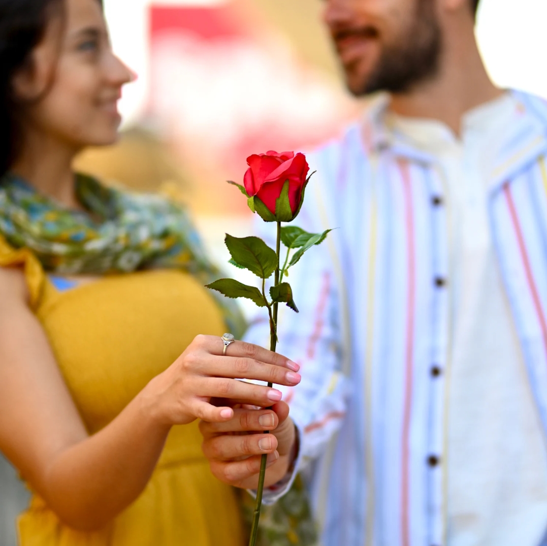EL CENTRO COMERCIAL SPLAU TRANSFORMA SANT JORDI EN UNA EXPERIENCIA CULTURAL, SOLIDARIA Y LITERARIA