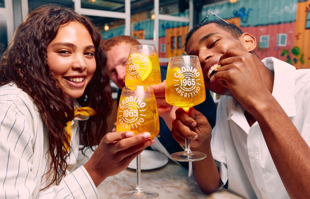 CRODINO RAVES: EL APERITIVO SE REINVENTA EN BARCELONA CON LA REVOLUCIÓN DEL SPRITZ SIN ALCOHOL
