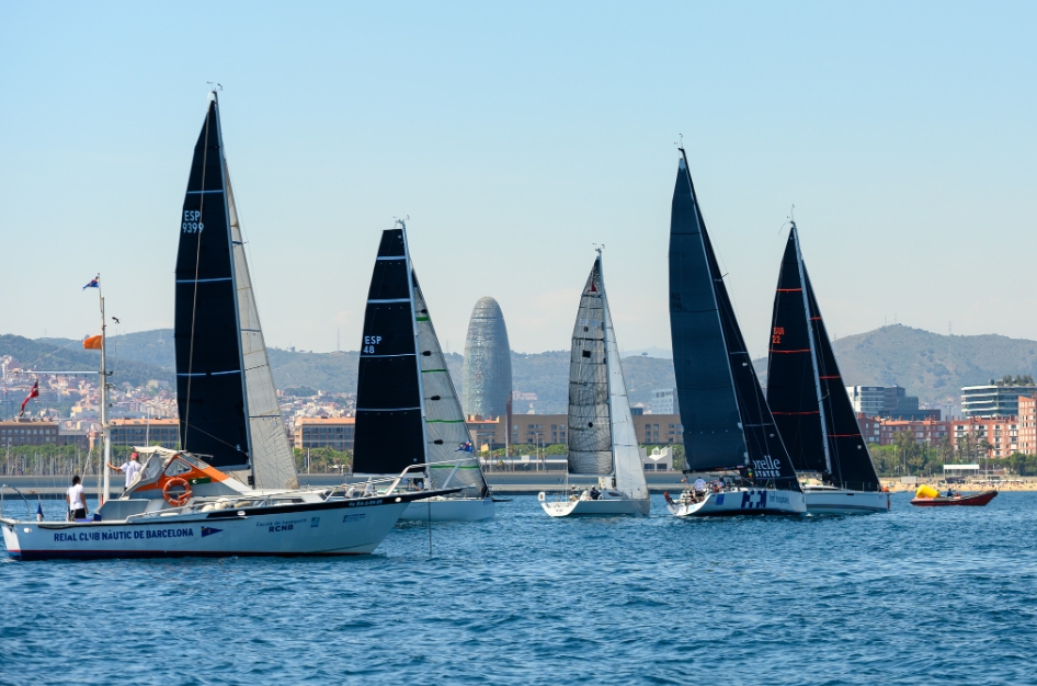 ESTRATEGIA Y VIENTOS FLOJOS EN EL MEDITERRÁNEO: LA ‘BCN RACE MUSTO OFFSHORE GODÓ OOA’ PONE RUMBO A PALAMÓS