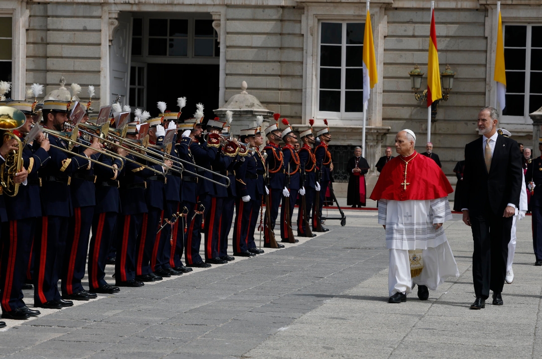 LA CLARIDAD QUE ILUMINA: EL PAPA LEÓN XIV HACE UN LLAMAMIENTO A LA RECONCILIACIÓN Y A LA CULTURA DEL ENCUENTRO EN SU PRIMER DISCURSO EN ESPAÑA