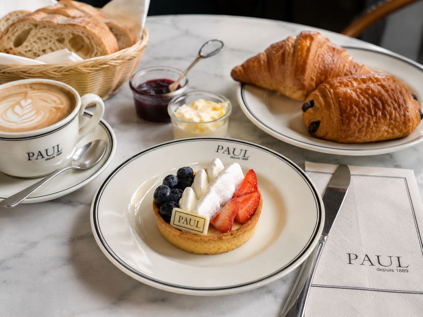CAFÉ, CROISSANT Y TIEMPO: CINCO CLAVES PARA DESAYUNAR A LA FRANCESA ESTE VERANO