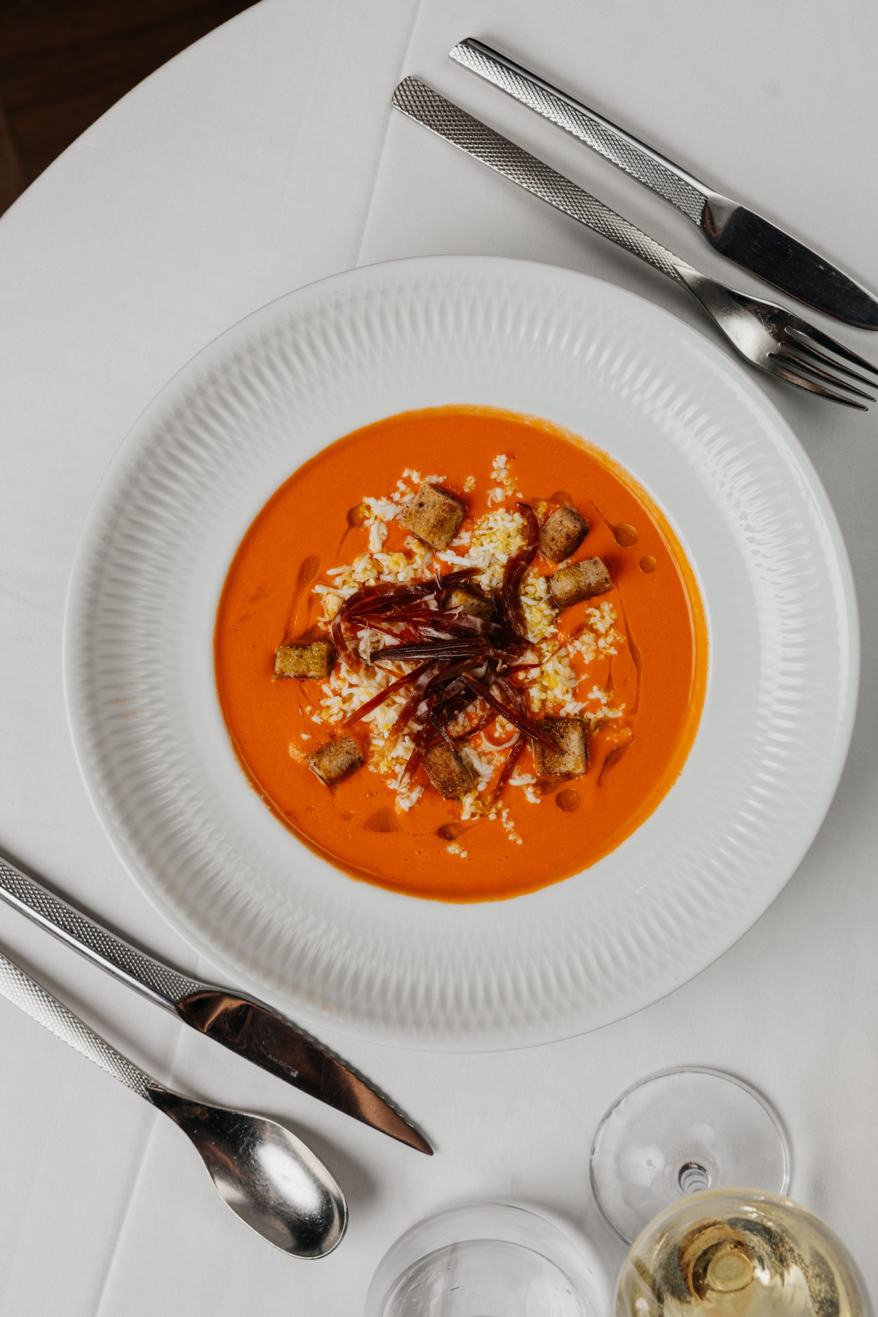 JACQUELINE PRESENTA SU PLATO DEL MES DE JULIO: SALMOREJO ANDALUZ CON JAMÓN IBÉRICO DE BELLOTA